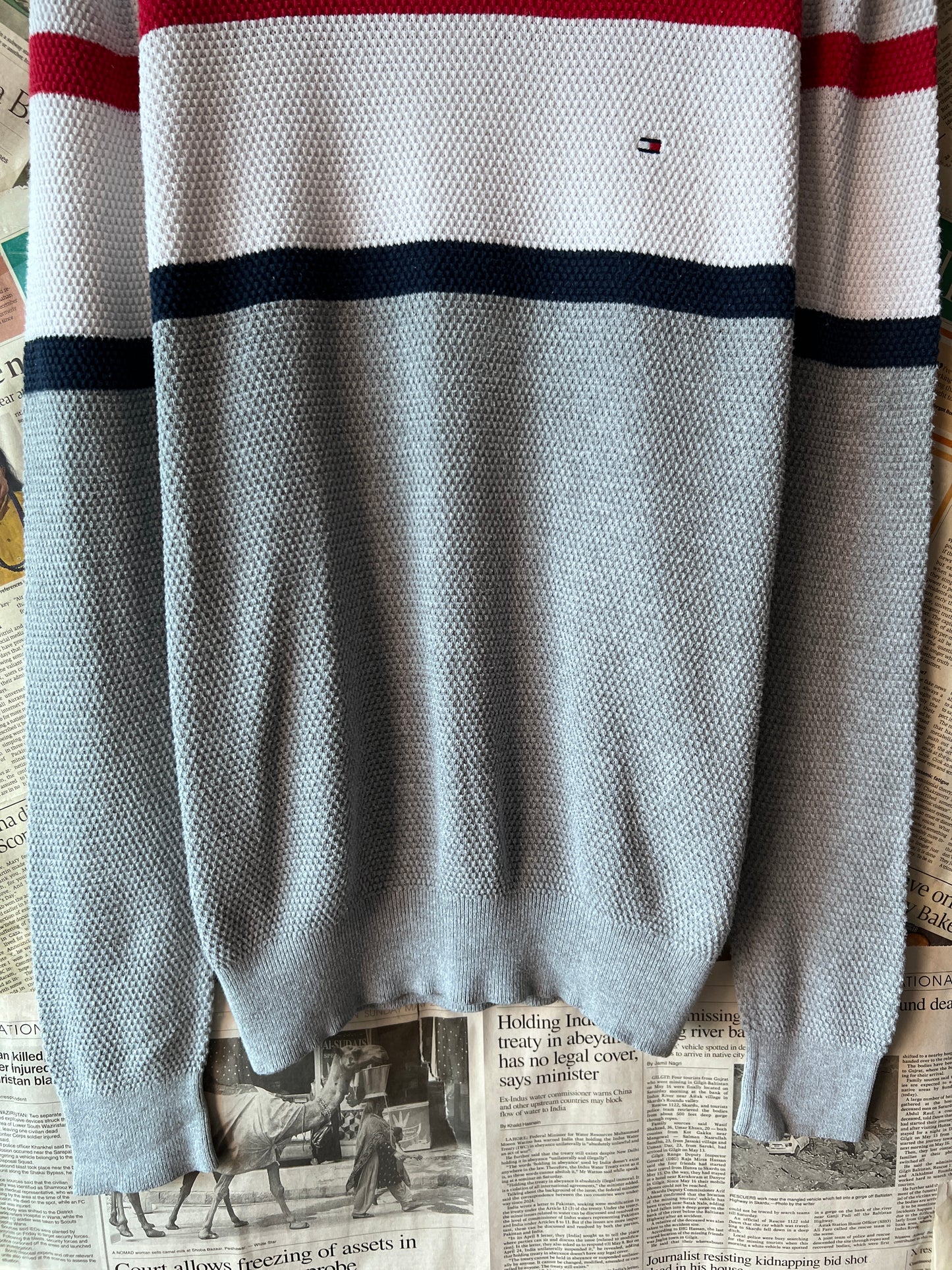 Tommy HillfigerĀ® Small | Chest 20 | Grey | Sweater | Cotton | 412