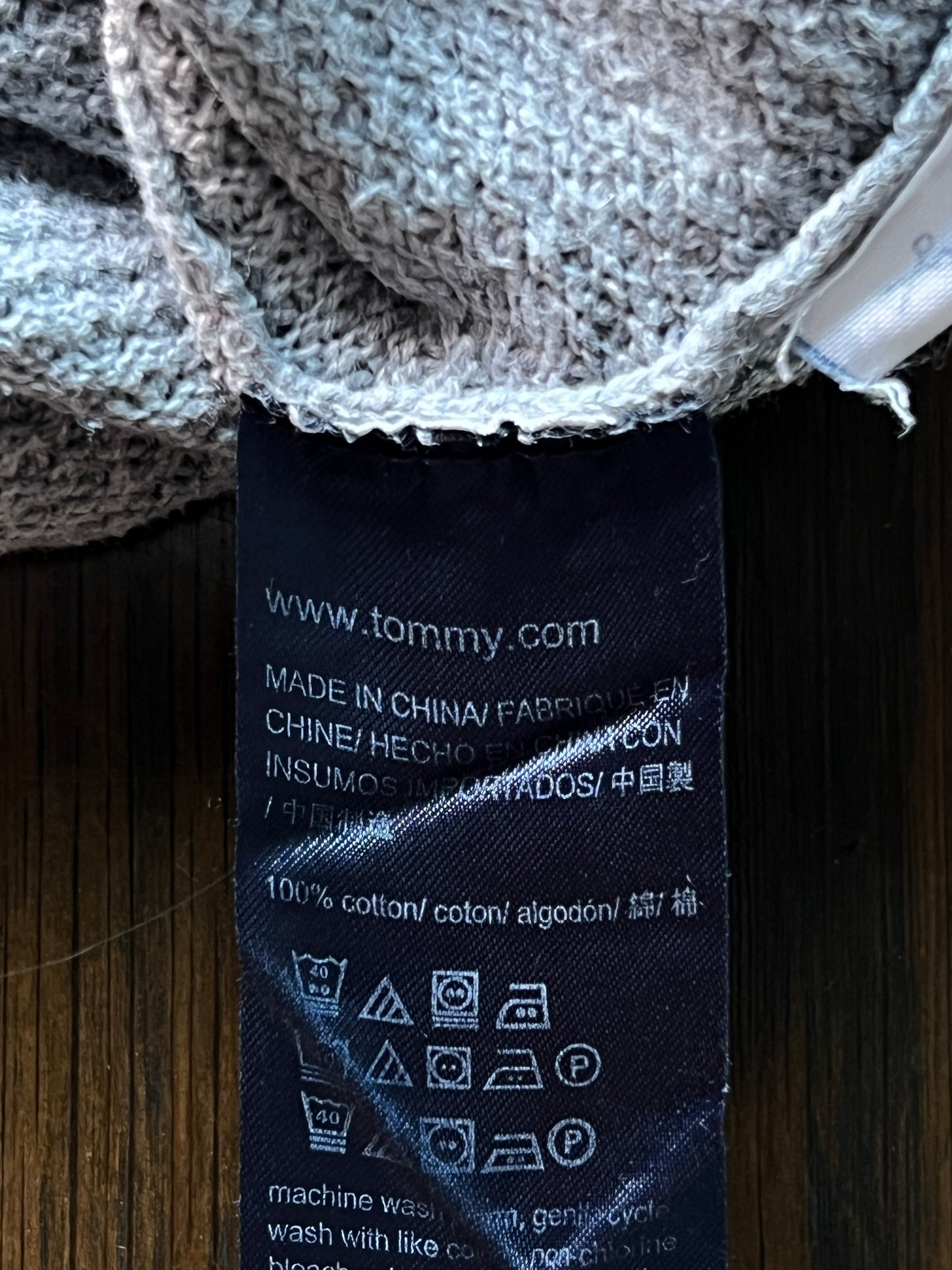 Tommy HillfigerĀ® Small | Chest 20 | Grey | Sweater | Cotton | 412