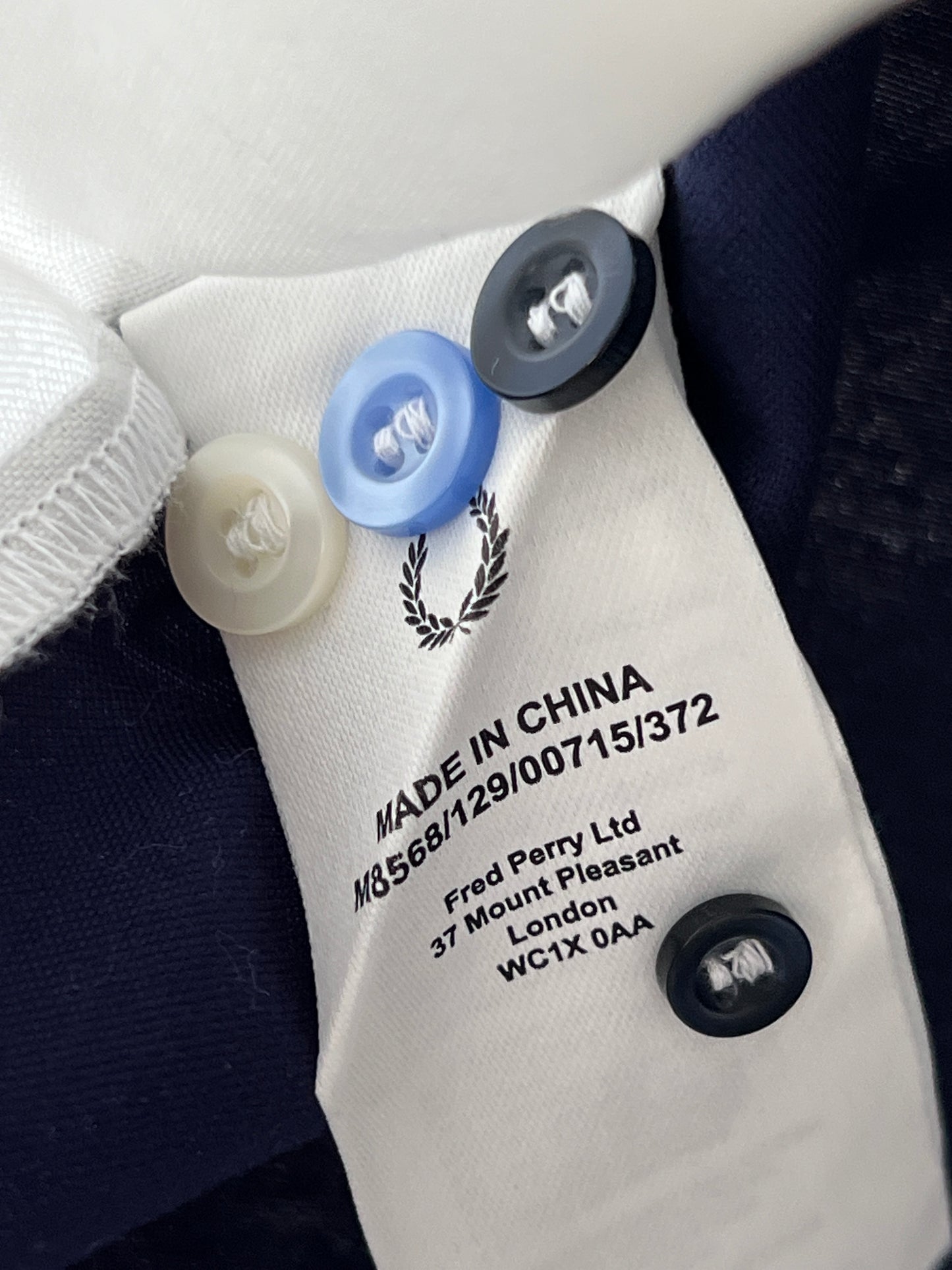 Fred Perry® Blue & White | Chest 20 | Small | Shirt