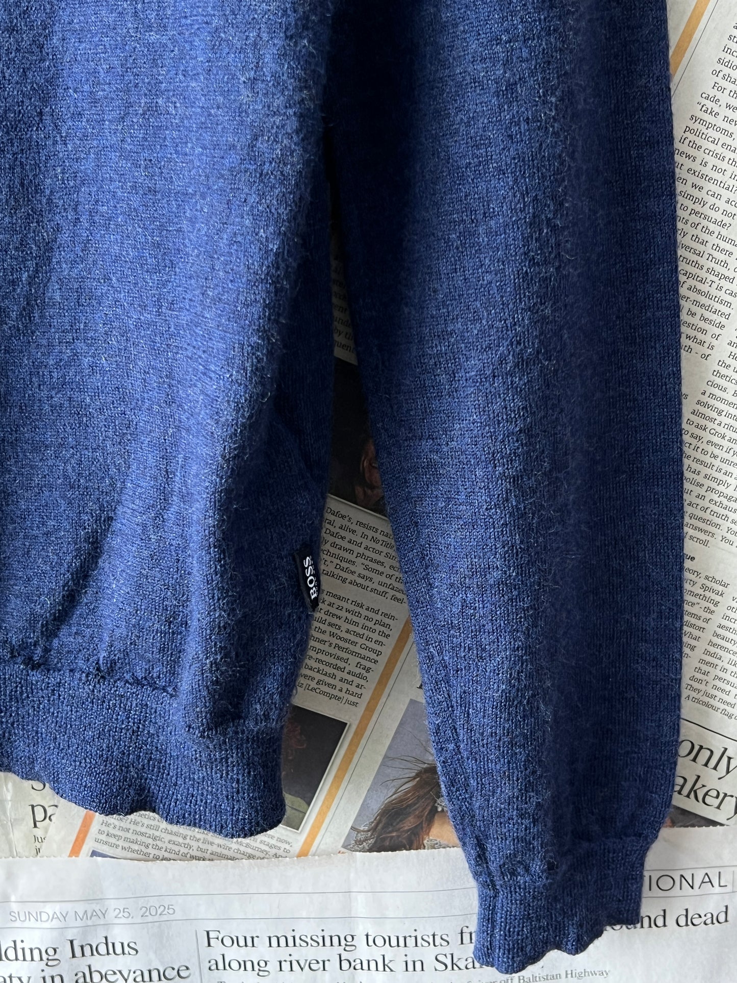 Hugo Boss® XS | Chest 18.5 | Navy | Sweater | Merino Wool | 399