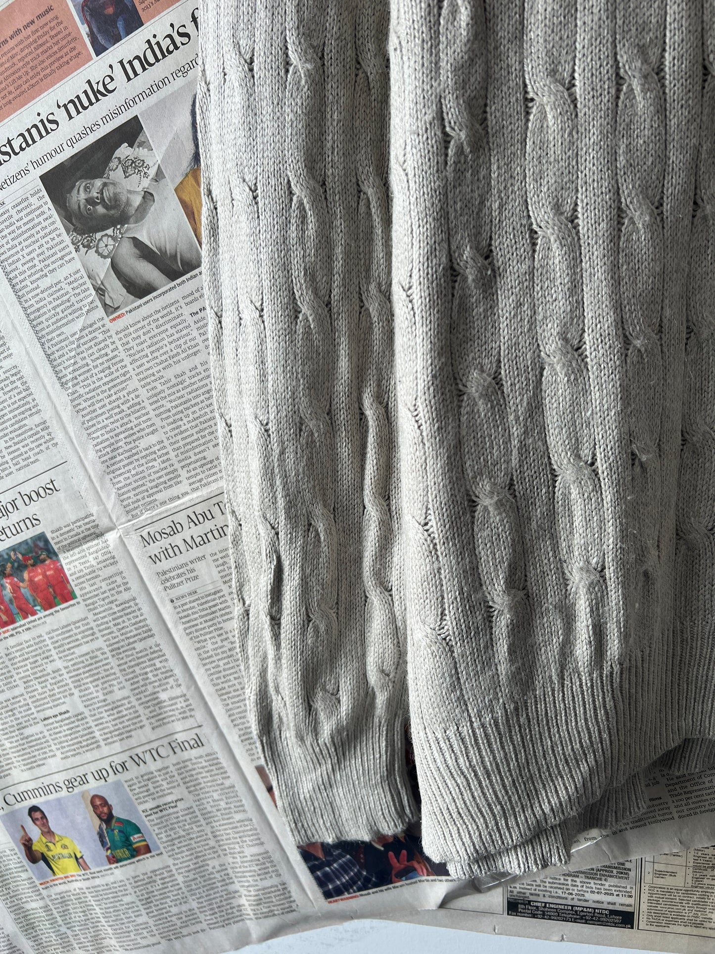 Ralph Lauren® Silver | Chest 23.5 | Large | Quarter Zipper Sweater | 100% Silk