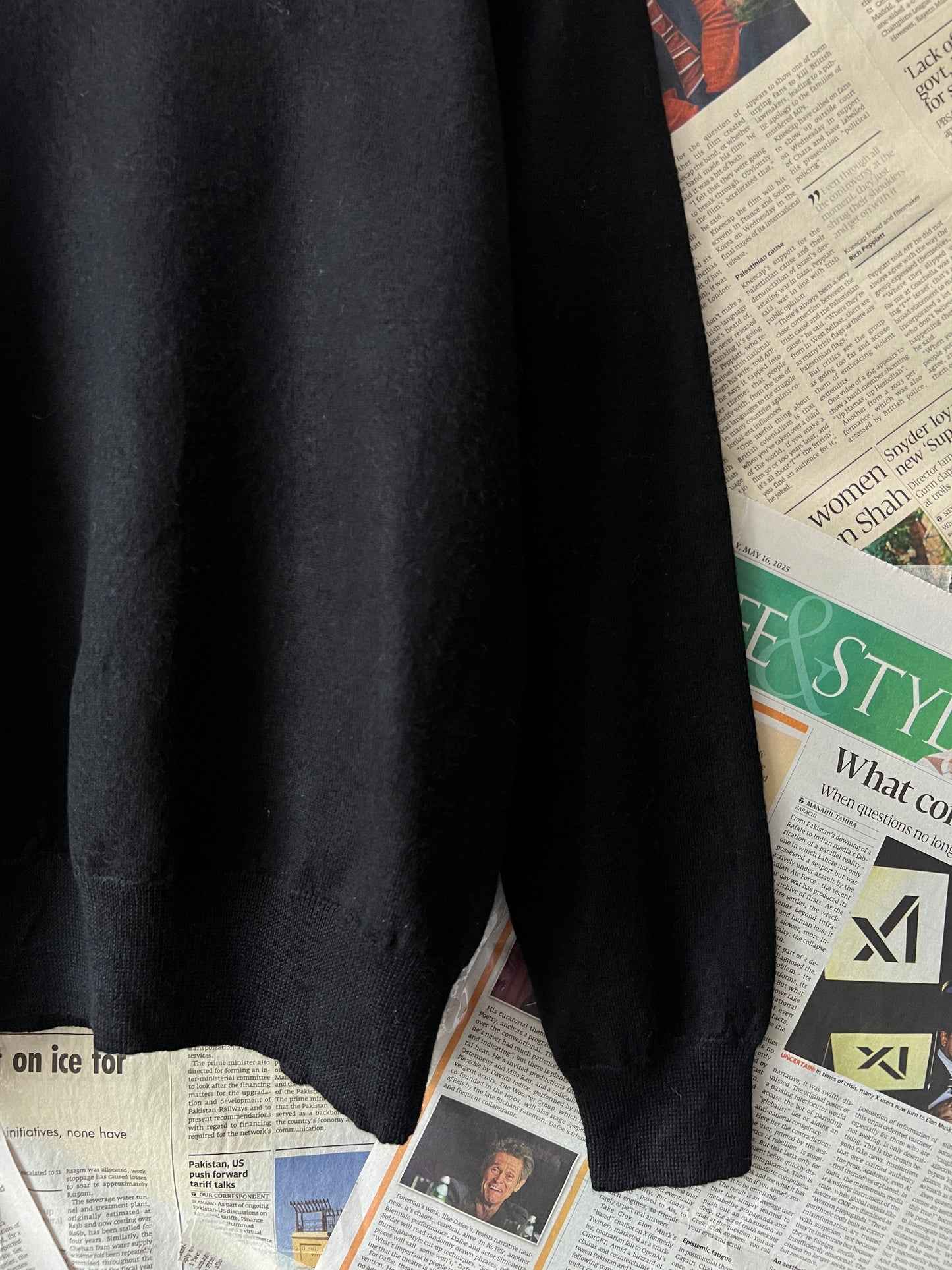 Ralph Lauren® Black | Chest 19 | Small | V-Neck Sweater | Merino Wool