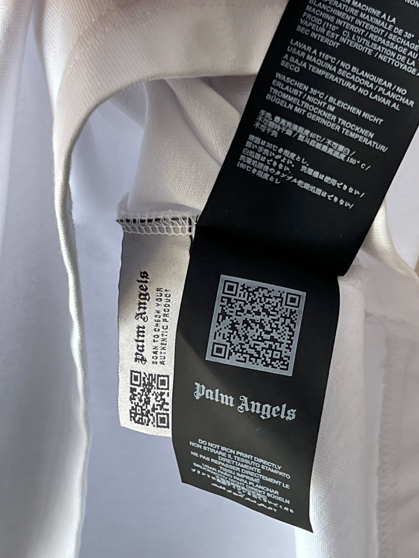 Palm AngelsĀ® White | Chest 20 | Small | T-Shirt