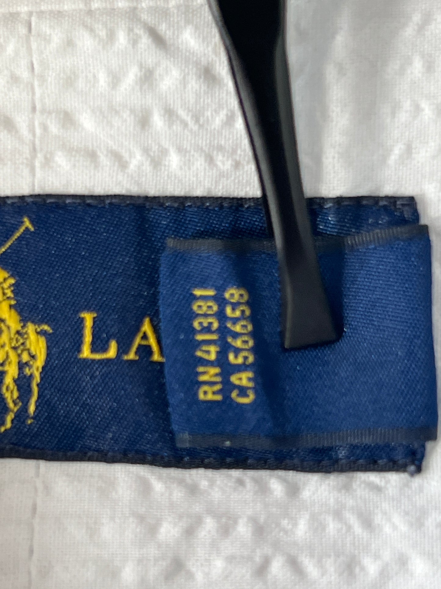 Ralph Lauren® White Seersucker Fabric – (Chest: 27)