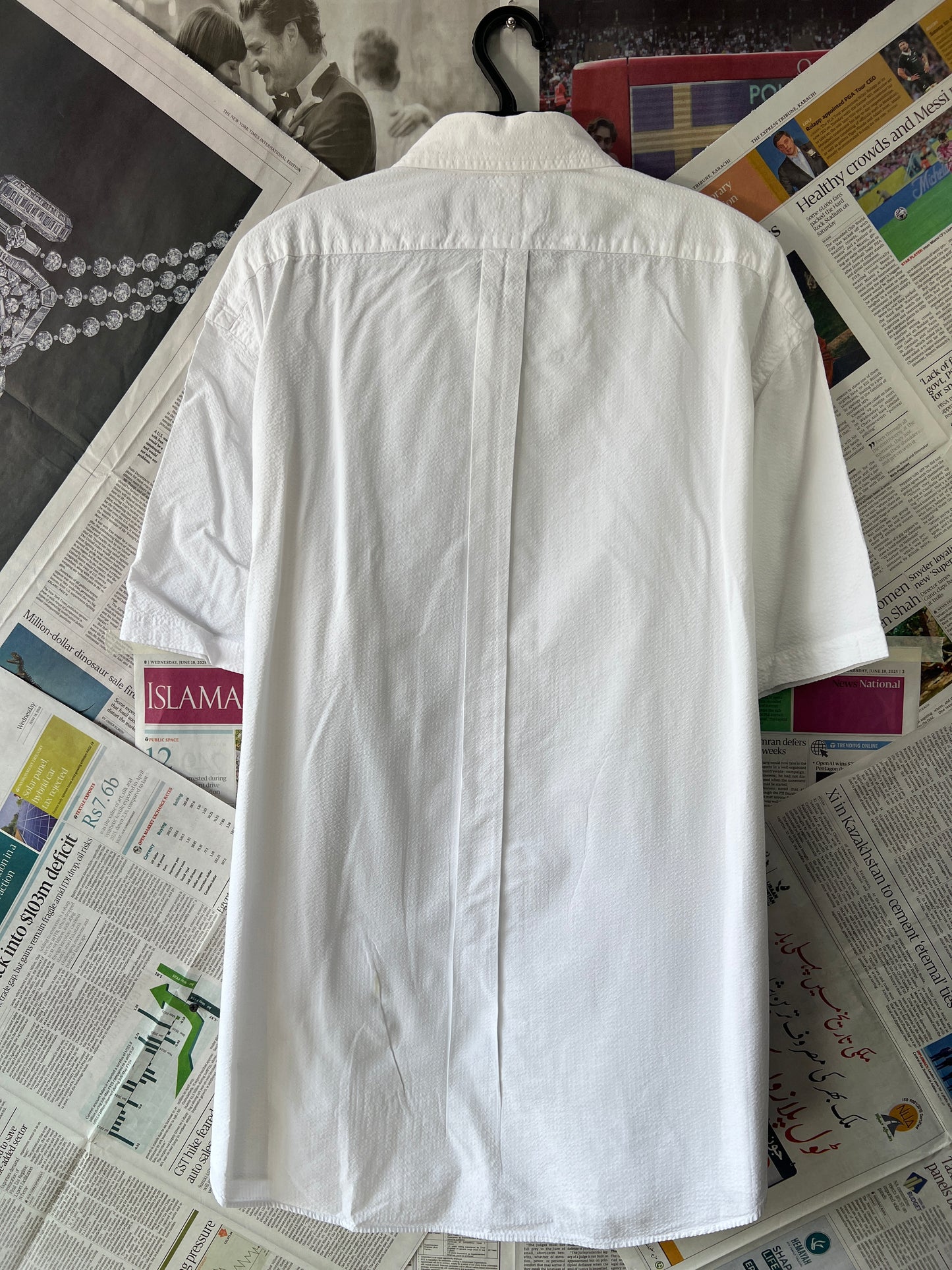 Ralph Lauren® White Seersucker Fabric – (Chest: 27)