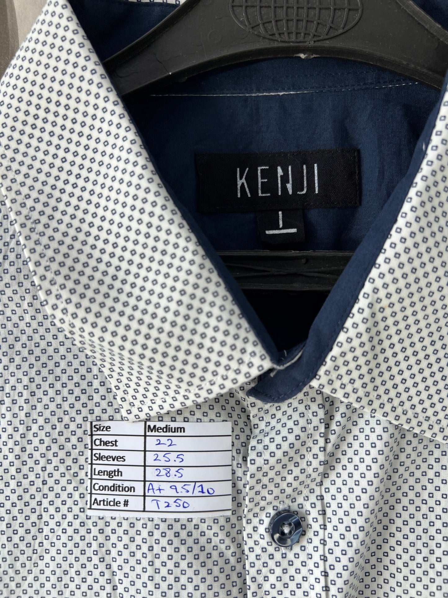 KENJI® White White with Blue Geometry – (Chest: 22)