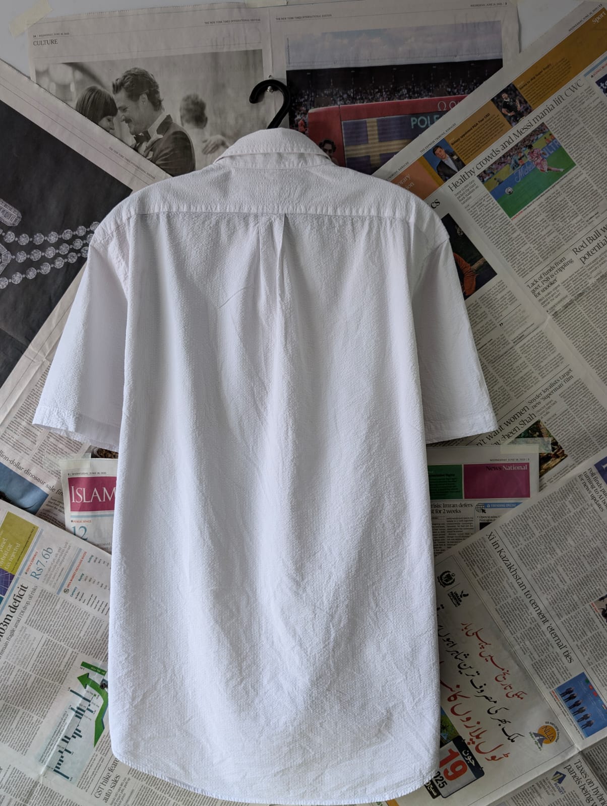 Ralph Lauren® White Seersucker Fabric – (Chest: 24.5) | 780