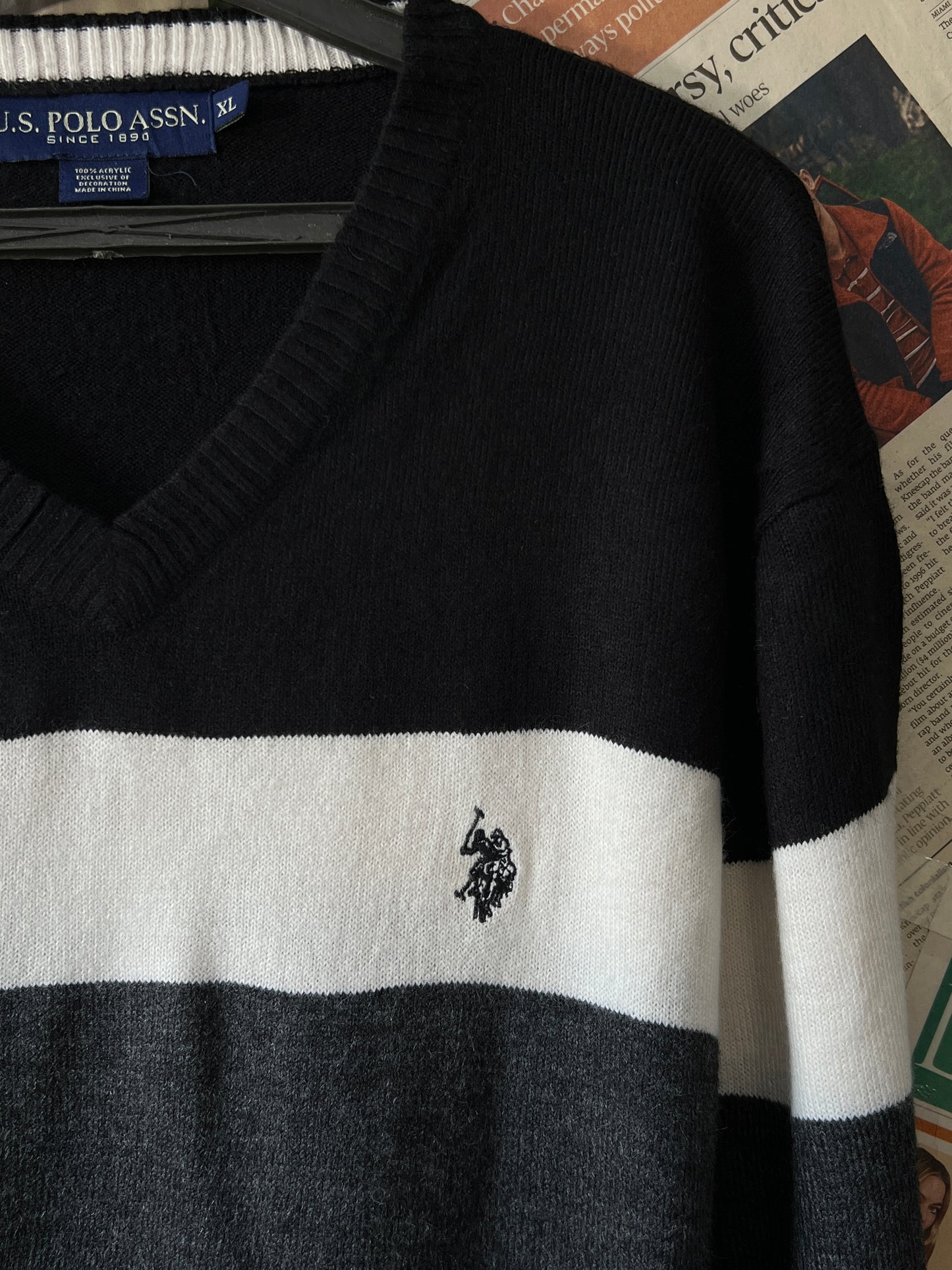 USPA® XL | Chest 25 | Black | Sweater | Acrylic | 563