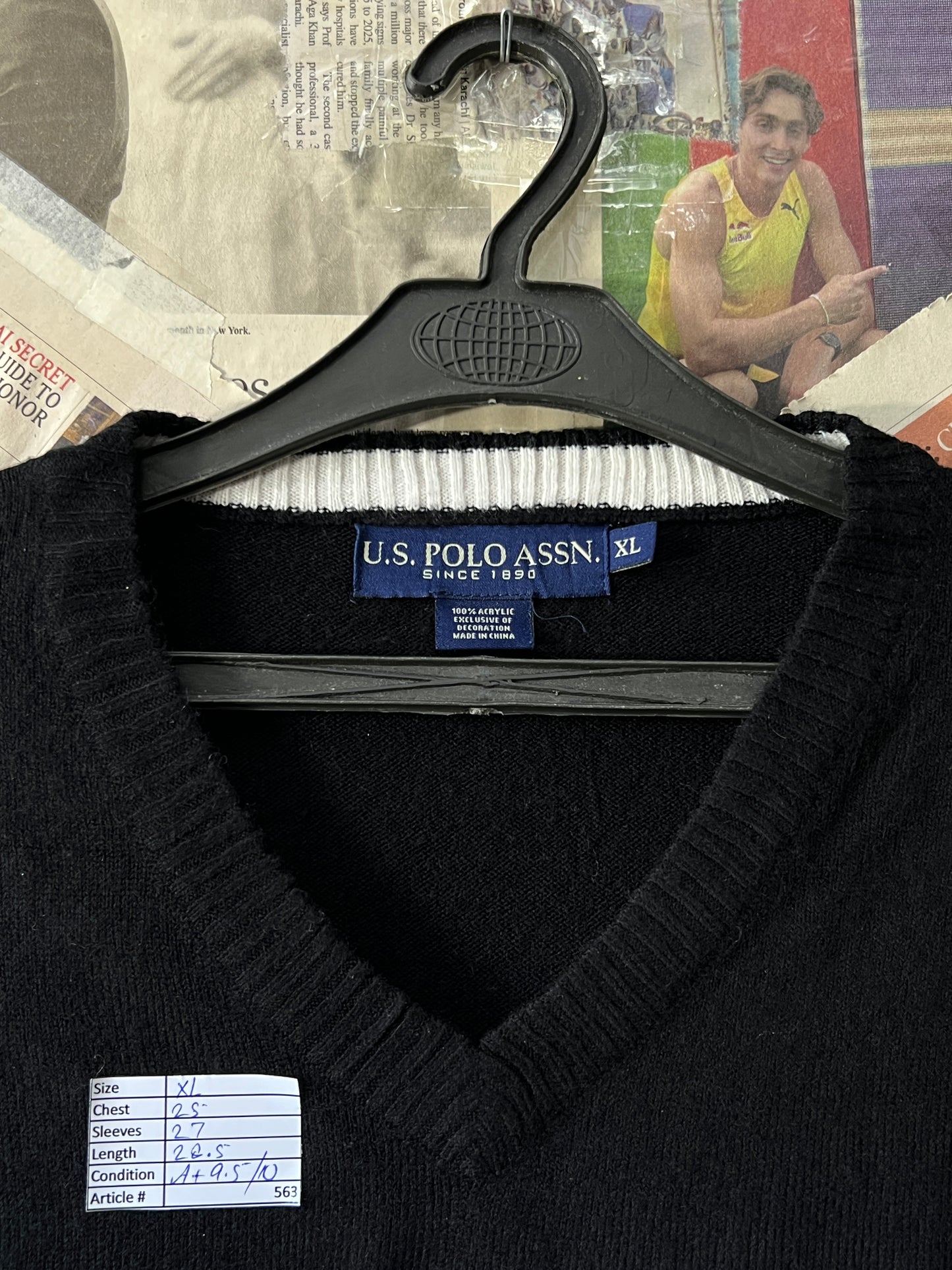 USPA® XL | Chest 25 | Black | Sweater | Acrylic | 563