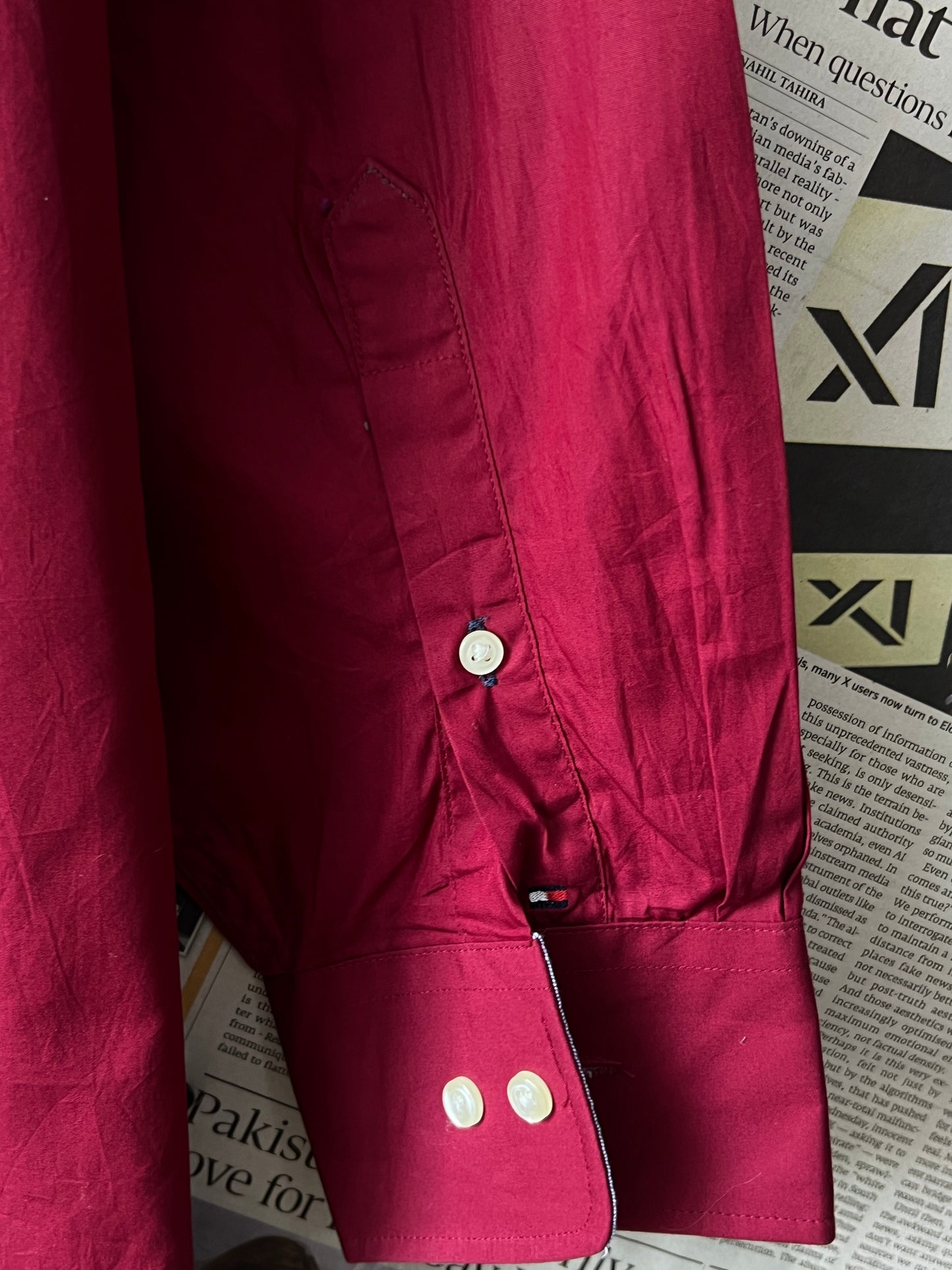 Tommy Hilfiger® Red | Chest 25 | XL | Shirt