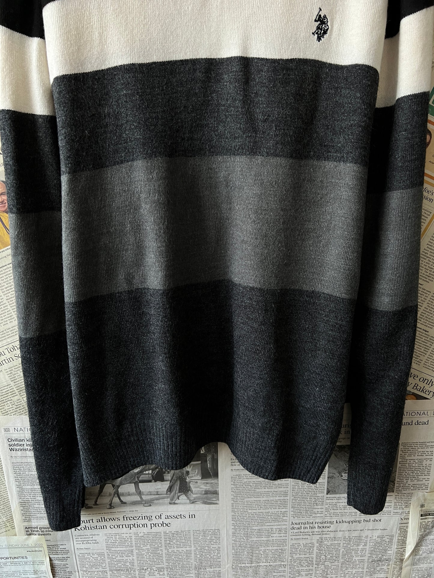 USPA® XL | Chest 25 | Black | Sweater | Acrylic | 563