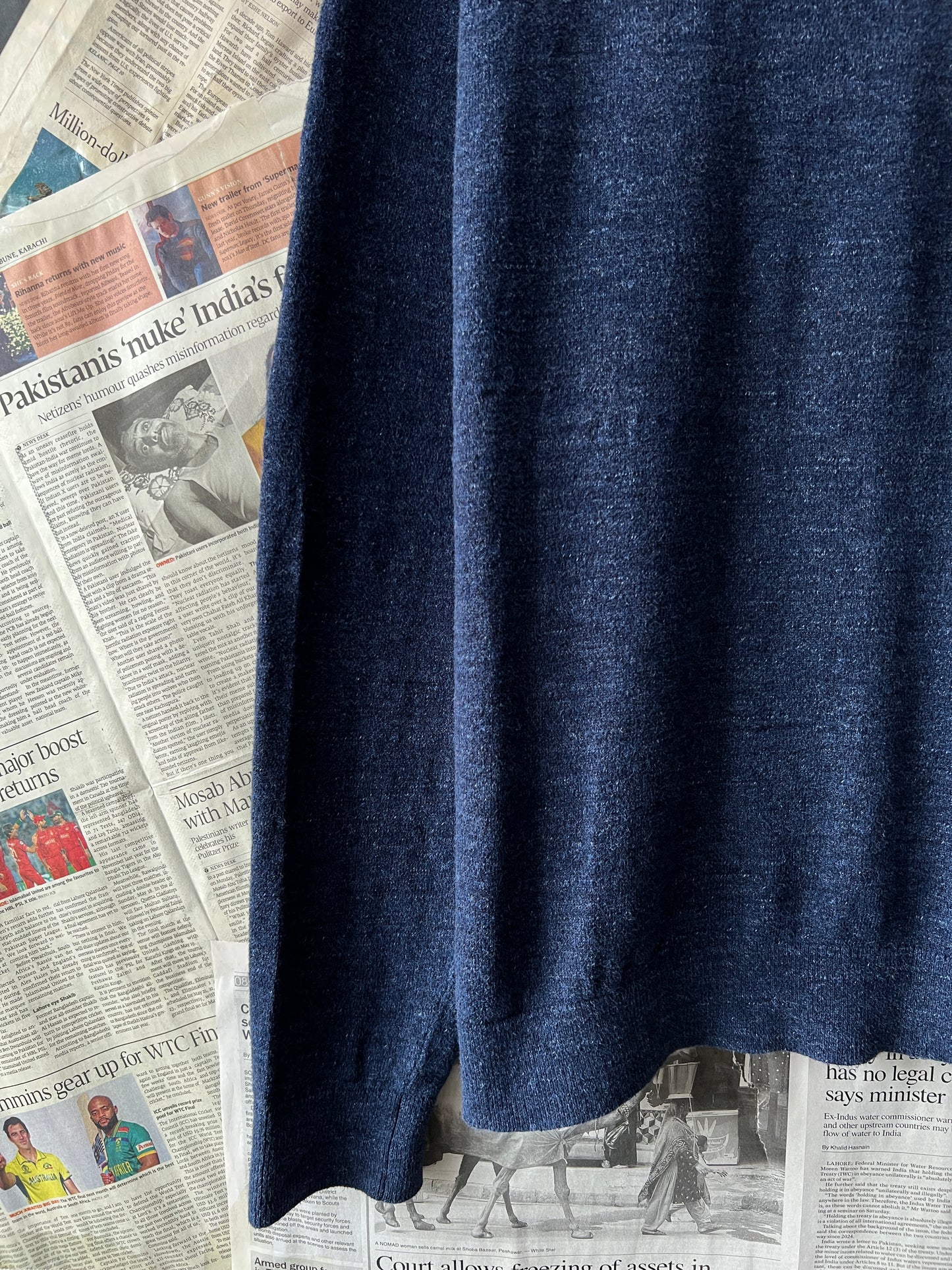 T*mmy Hilfiger® Large/XL | Chest 24.5 | Blue | Sweater | Cotton Wool Blend | 421