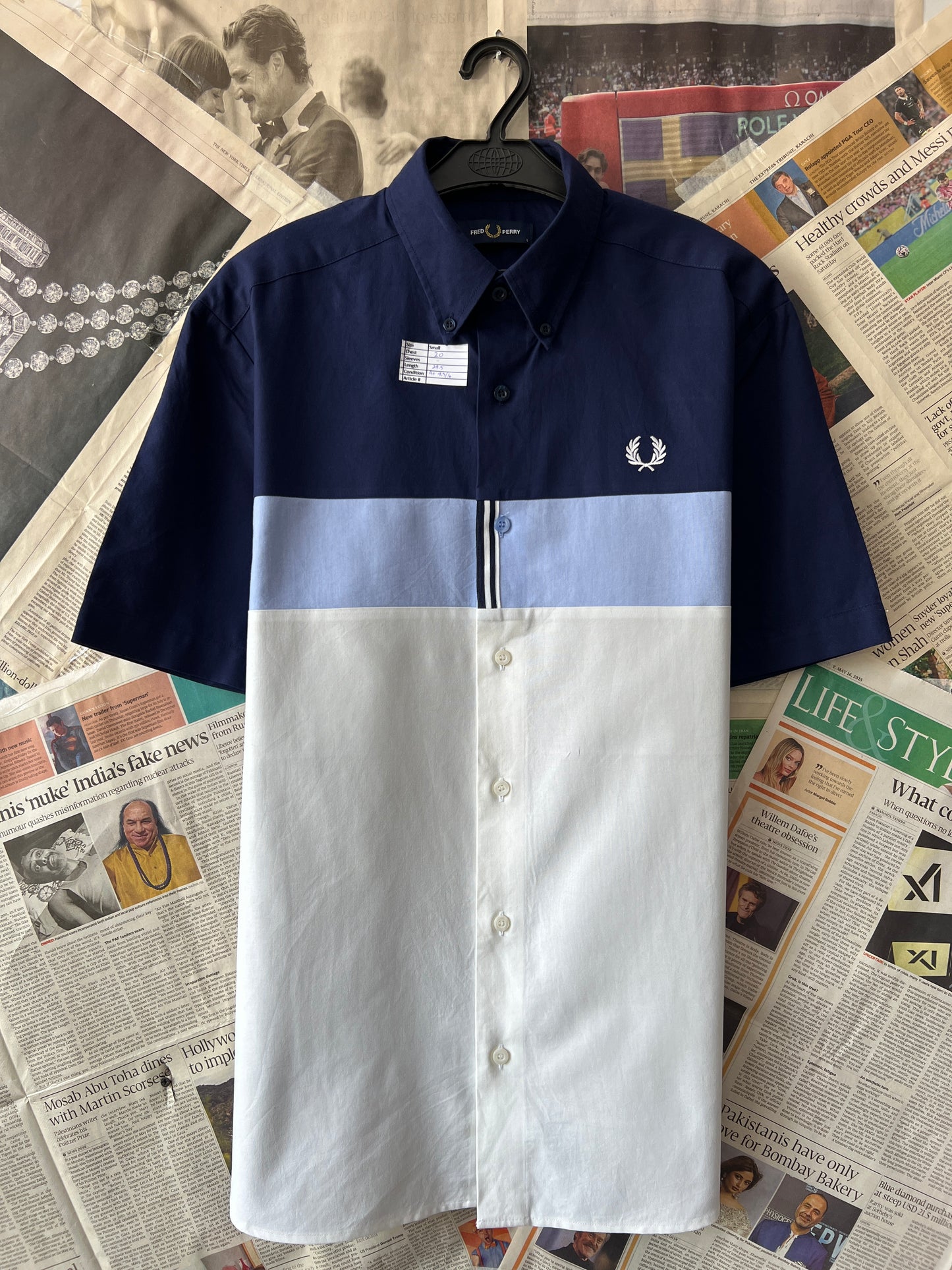 Fred Perry® Blue & White | Chest 20 | Small | Shirt