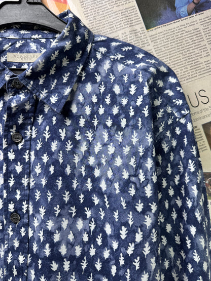 Burberry® L/XL | Chest 24.5 | Space Blue with white clouds | Shirt | Cotton | 3520