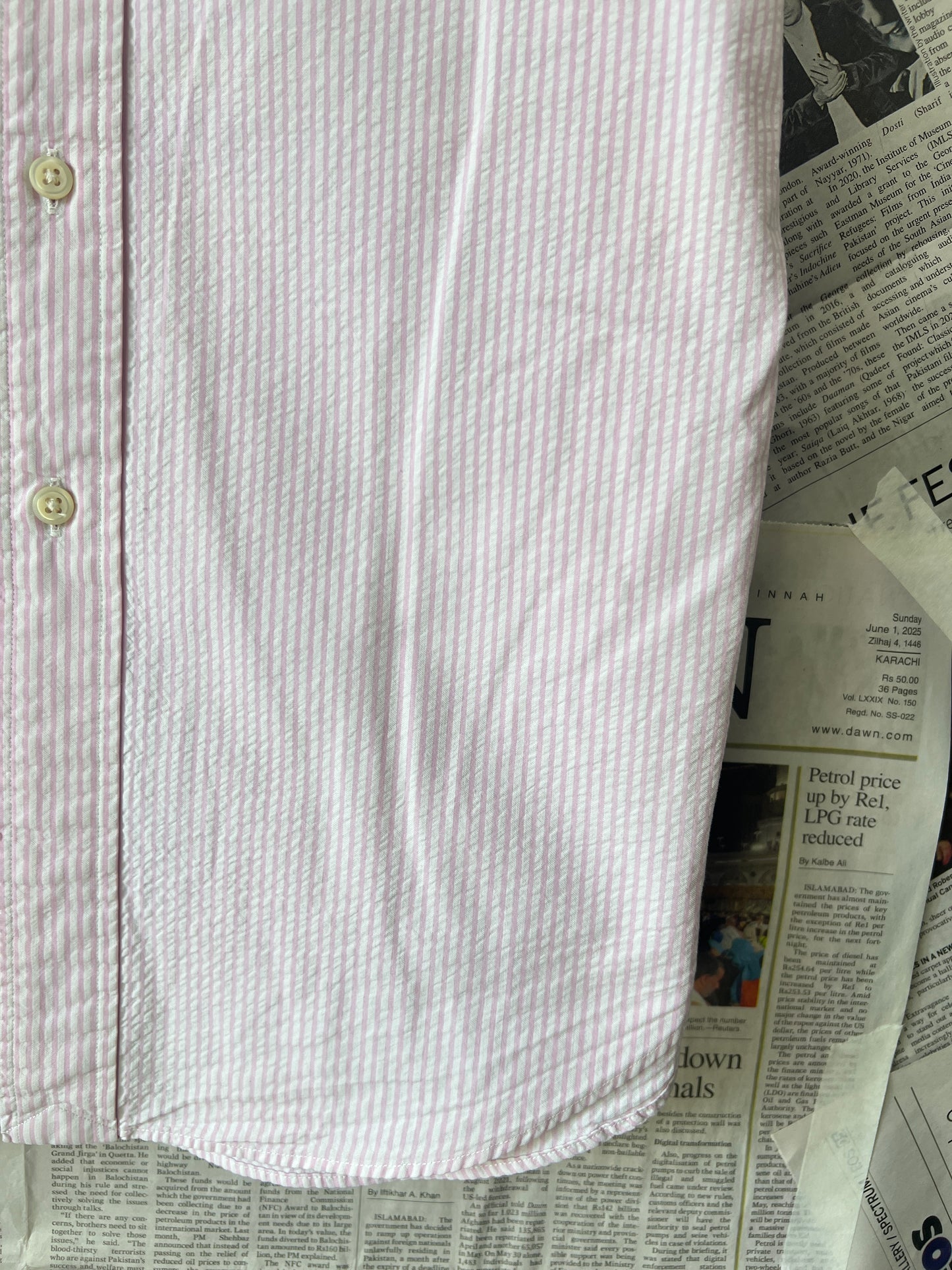 Ralph Lauren® White & Peach Stripes in Seersucker Fabric – (Chest: 23.5)