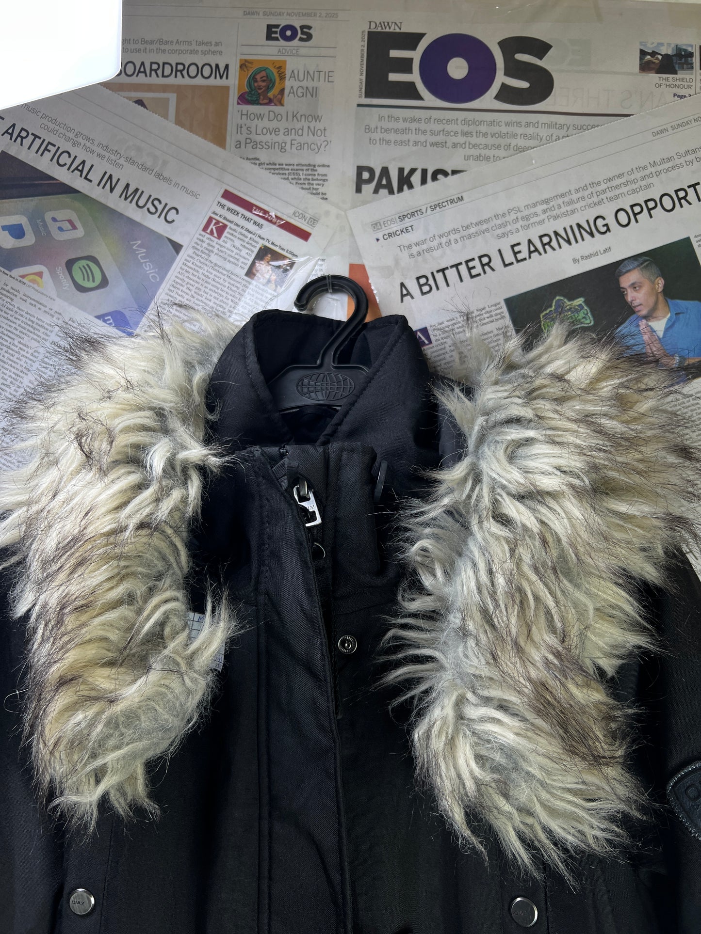 Women-ONLY® Medium | Bust 22" | Black | Long Jacket with removable fur | Polyester | 2133