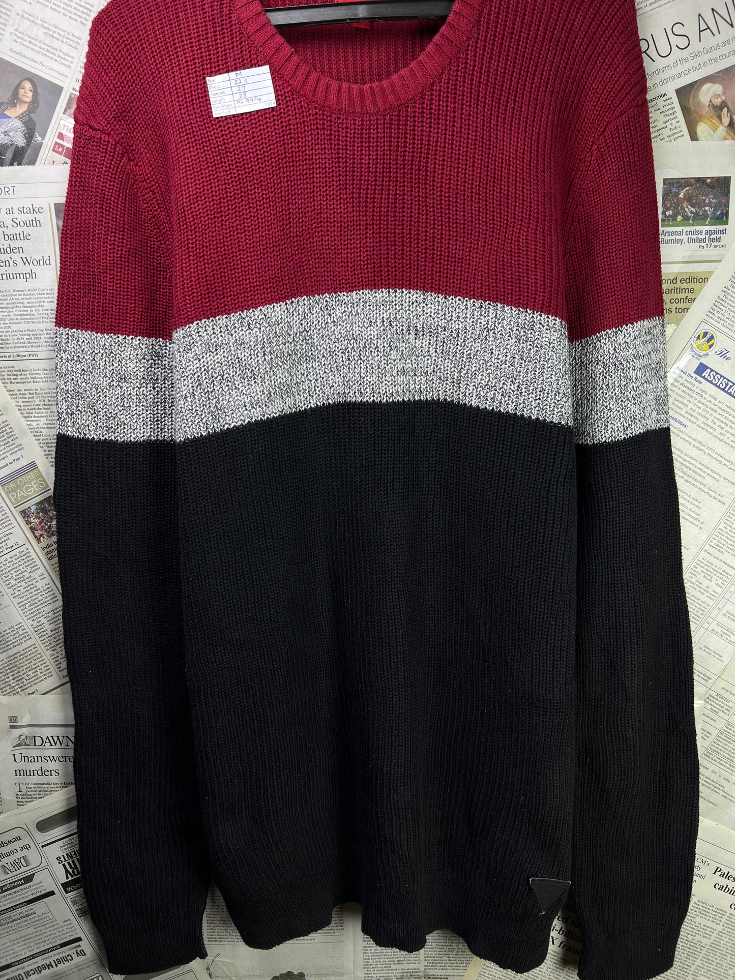 Guess® Medium | Chest 22.5 | Red & Black | Sweater | Cotton | 1924